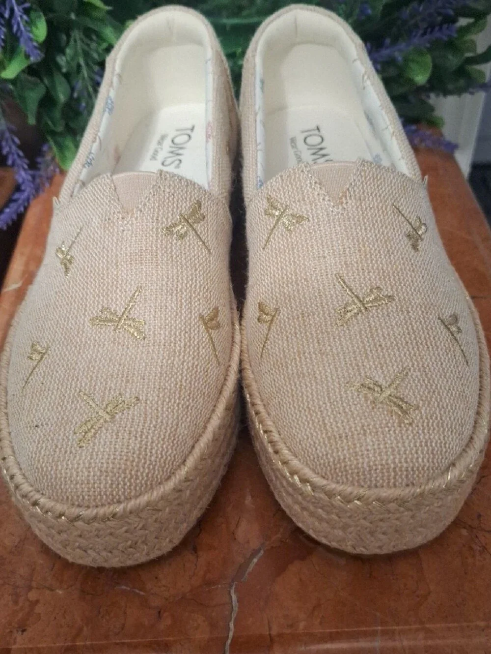 TOMS Women's Valencia Platform Dragonfly Gold Embroidery